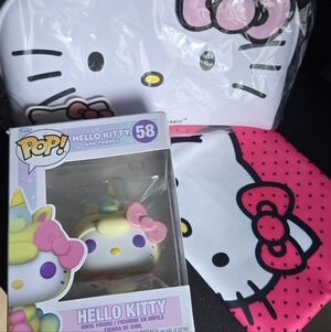Sanrio Hello Kitty Bundle - Funko Pop, Crème Shop